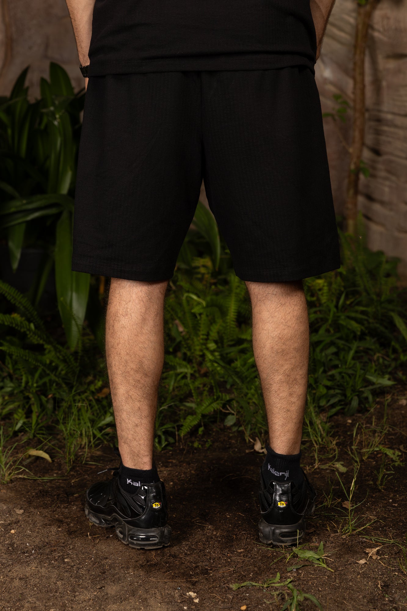 Black Seaside Short