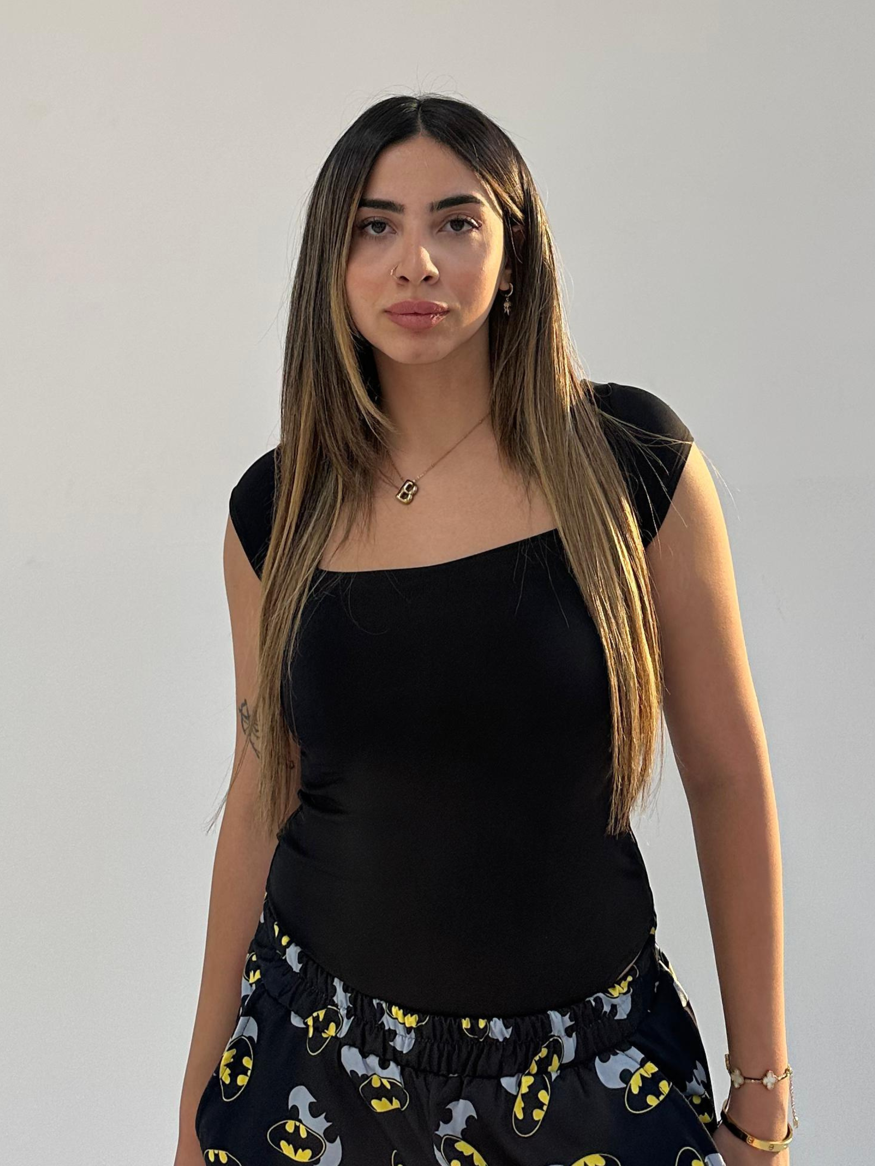 بدلة جسم سوداء بنصف كم