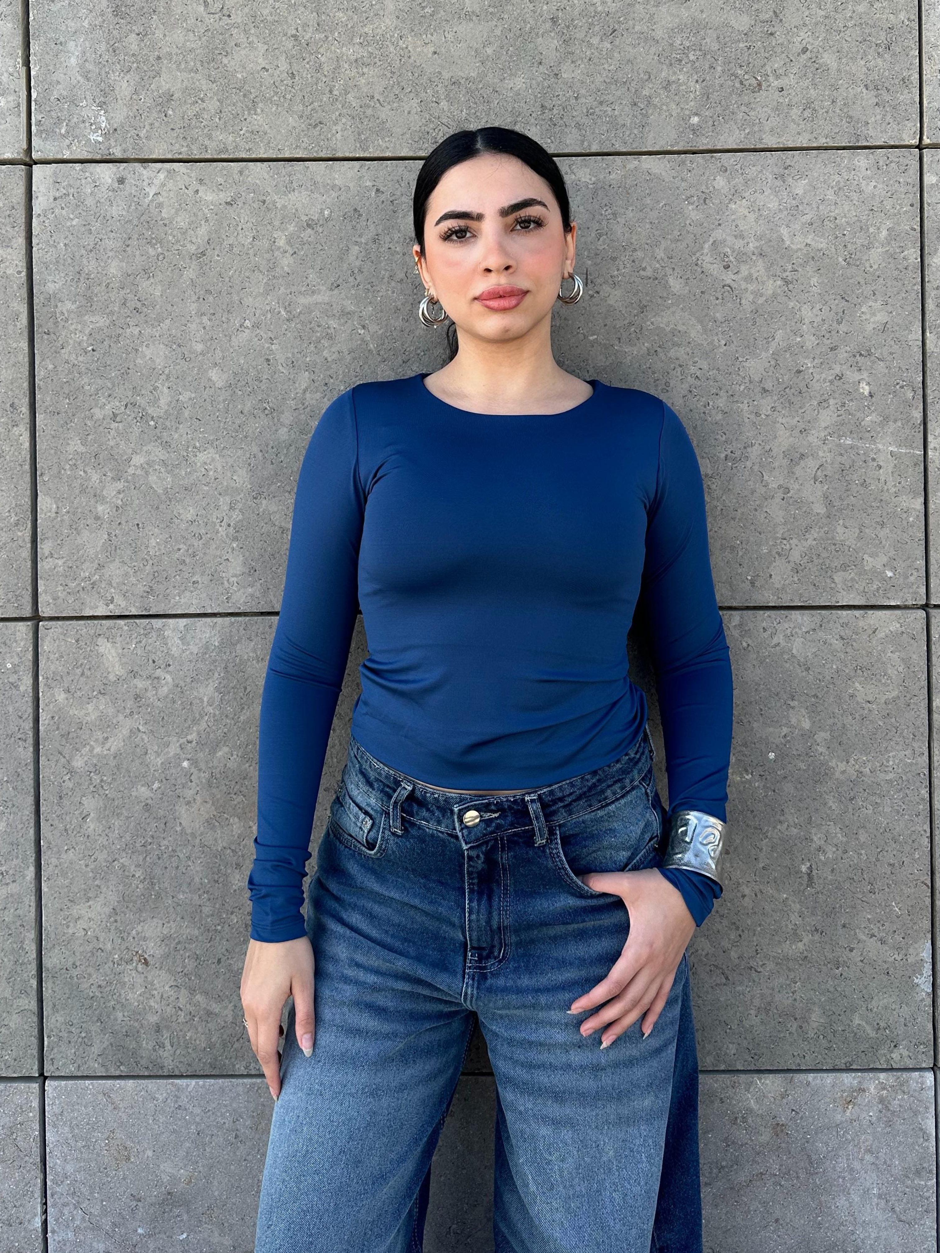 بلوزة بفتحة رقبة دائرية - وردي