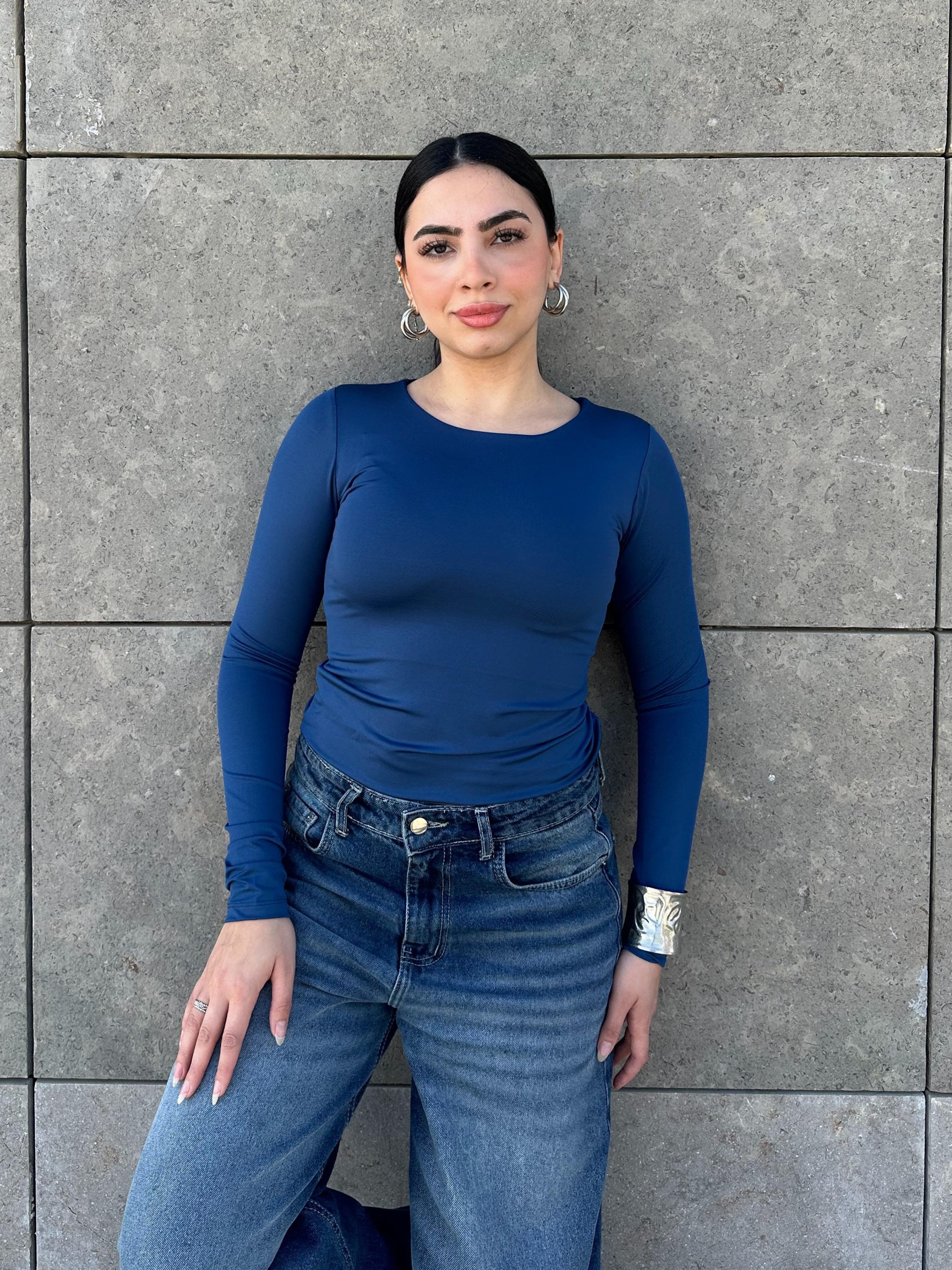 بلوزة بفتحة رقبة دائرية - وردي